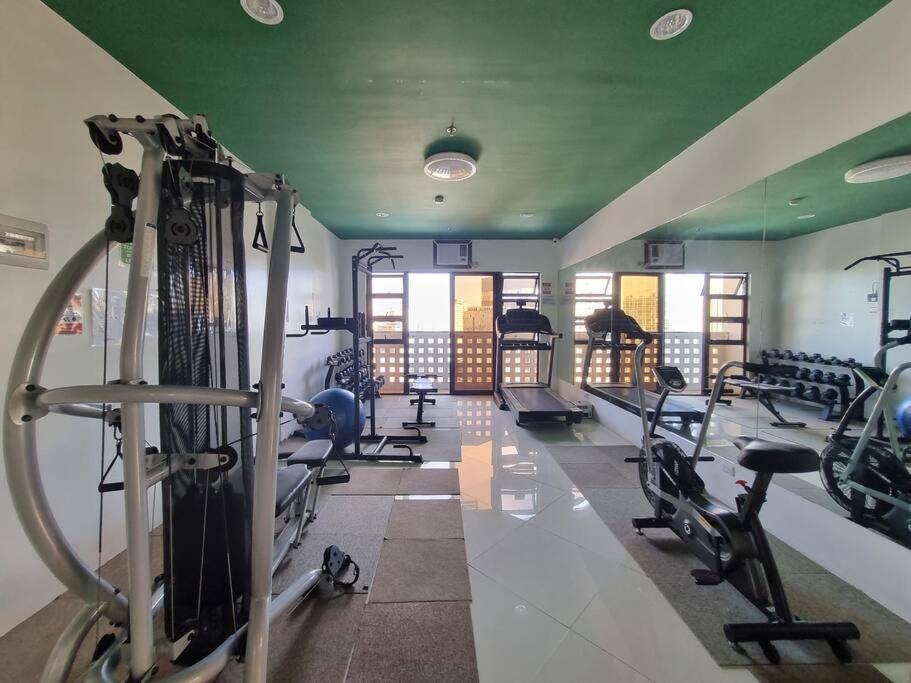 Chic Studio 5 Min Walk To Business Park/ayala Apartment *