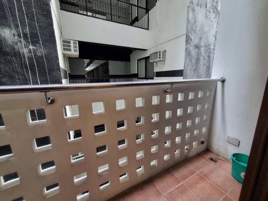 Chic Studio 5 Min Walk To Business Park/ayala Apartment Cebu