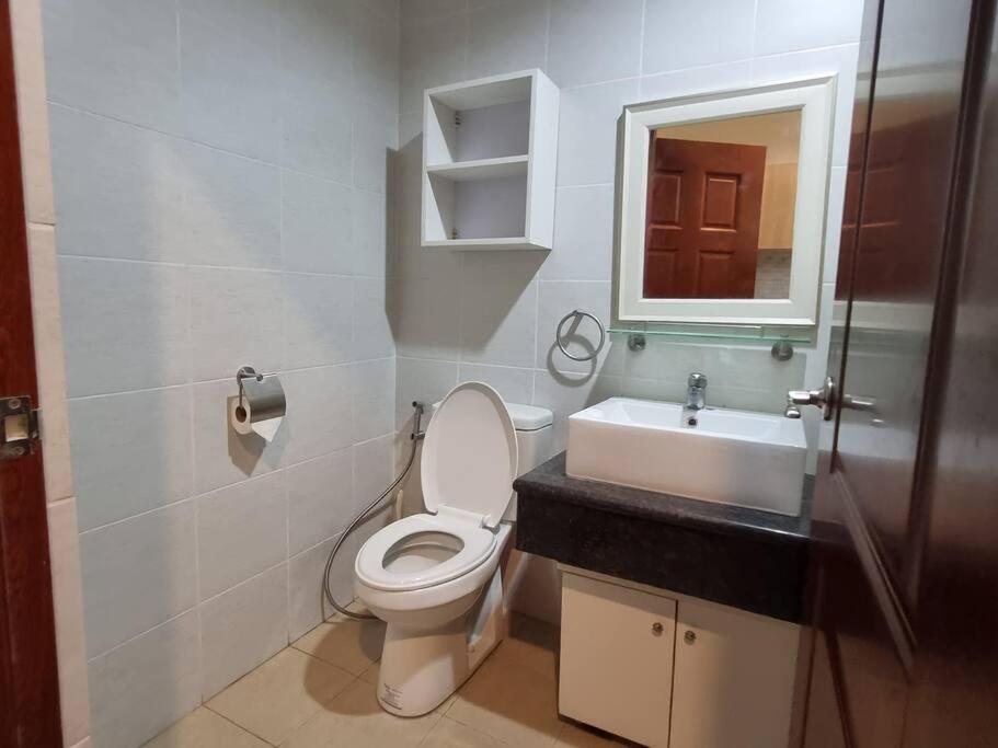 Chic Studio 5 Min Walk To Business Park/ayala *