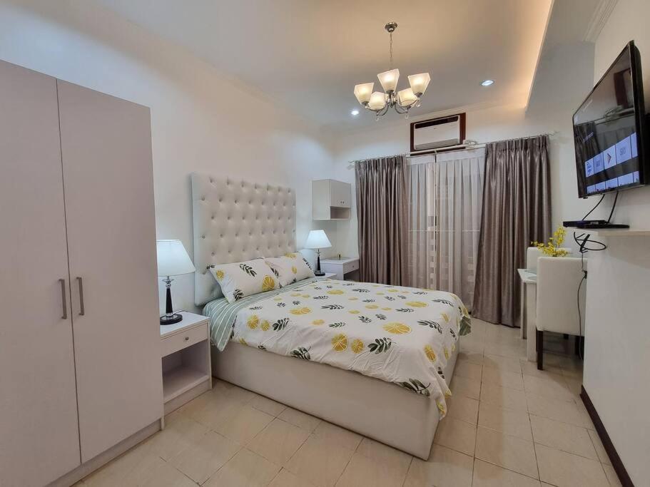 Apartment Chic Studio 5 Min Walk To Business Park/ayala *