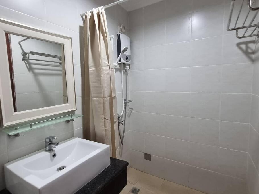 Chic Studio 5 Min Walk To Business Park/ayala Apartment Cebu